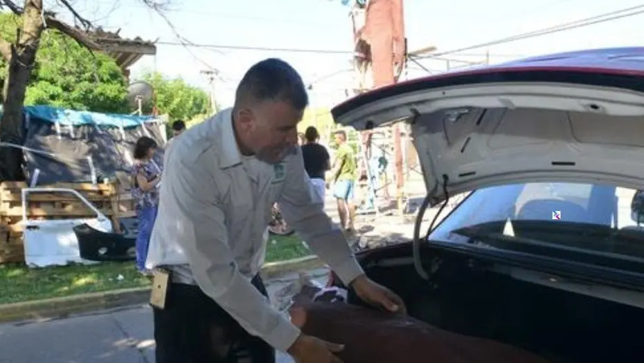 Le serrucharon el miembro a un negro...