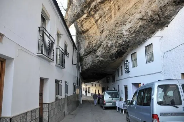 Setenil de las Bodegas, viviendo bajo una roca