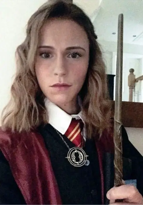 Conozcan Megan Flockhart, la gemela perdida de Emma Watson