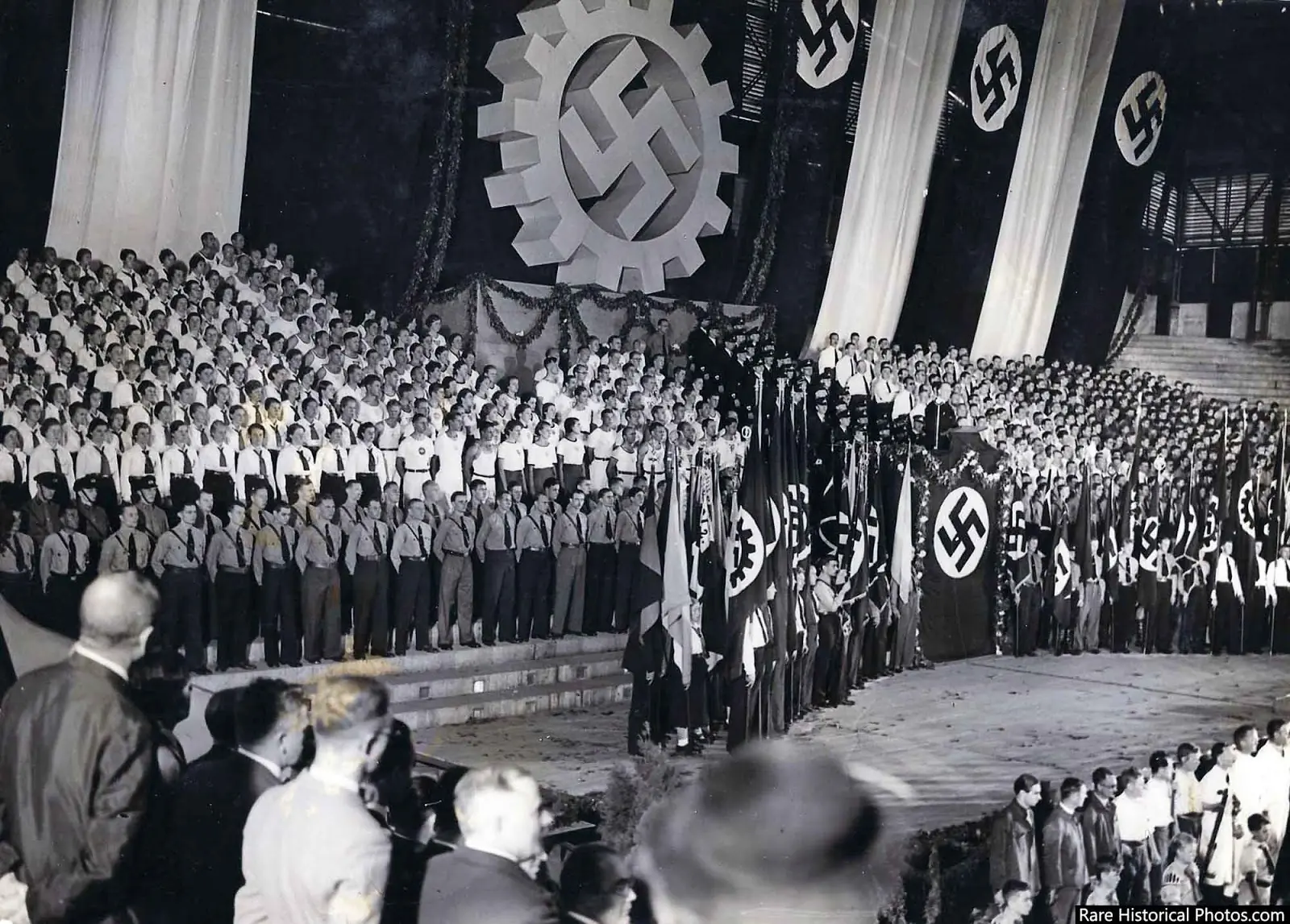 Vení a conocer sobre la reunión nazi en Buenos Aires!