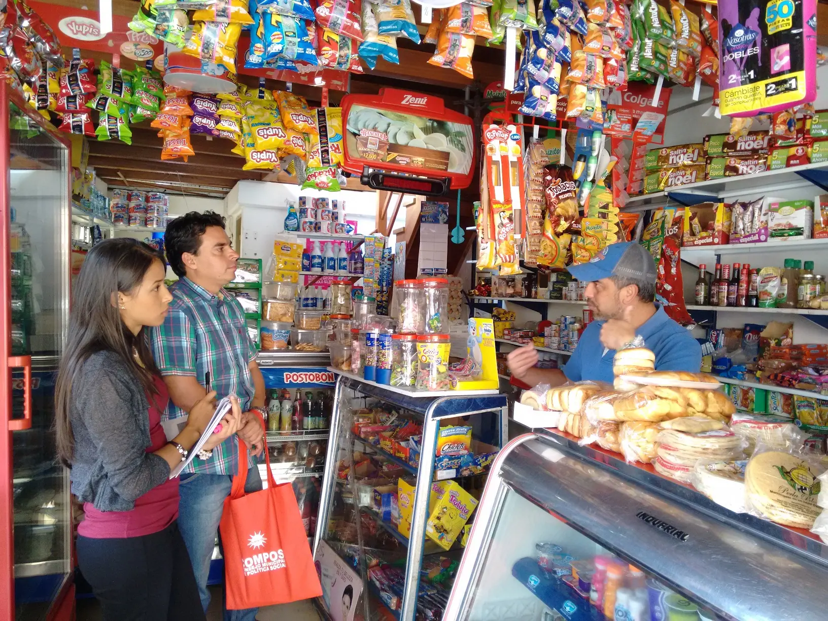 En tiendas de barrio y droguerías no pida la bolsa plástica
