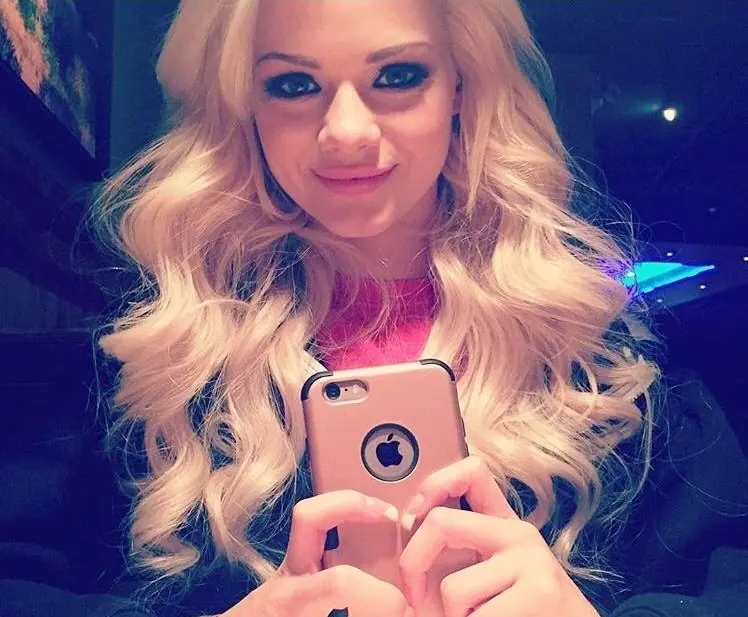 "Elsa Jean"  de asistente quirúrgica a PornoStar
