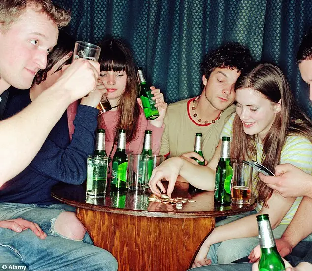 10 tipos de personas que encuentras en todas las fiestas