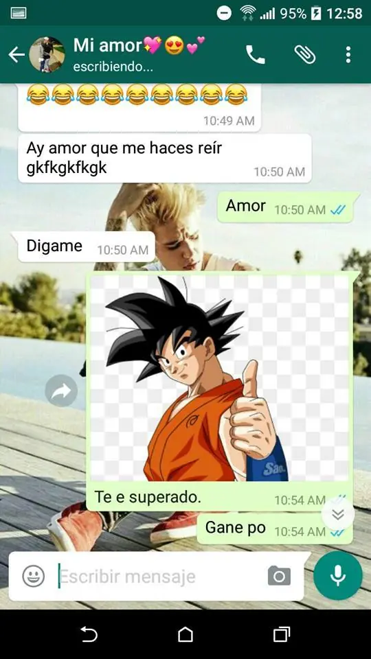 fanático de Gokú trolea a su novia vía WhatsApp