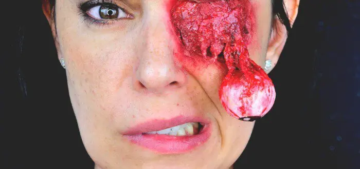 ¿Es tan terrible estornudar con los ojos abiertos?