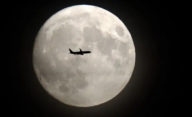 la Luna es más vieja de lo que se creía