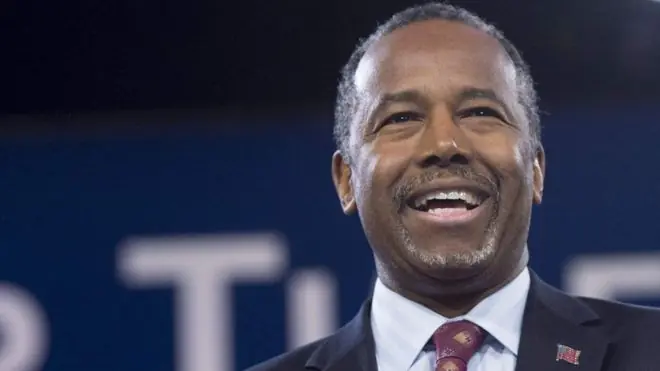 Neurocirujano Ben Carson como secretario de Vivienda de EU