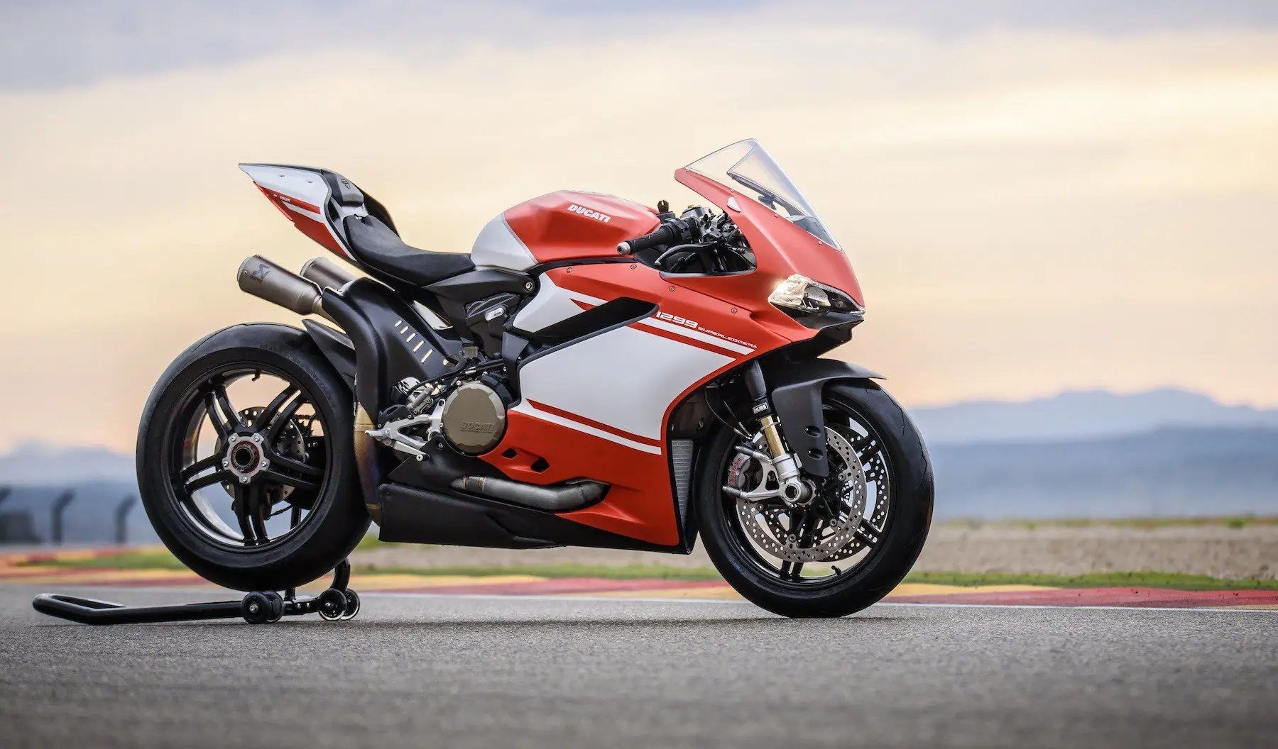 Norton V4RR