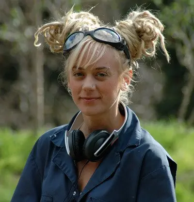 Conoces a Tonya Kay?