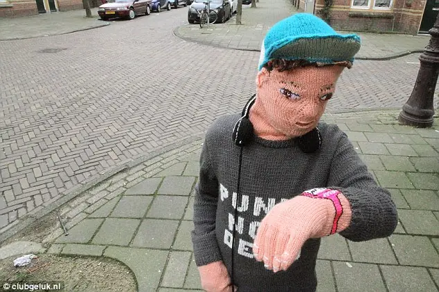 replica