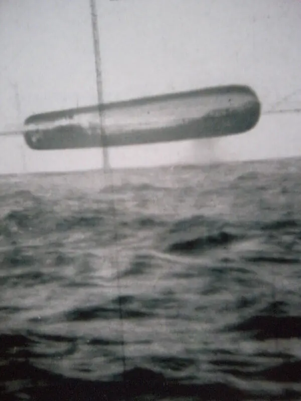 Objeto submarino no indentificado (Osni) Objeto submarino no indentificado (Osni)