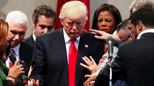 Ateos exigen a Trump eliminar a Dios de discurso!