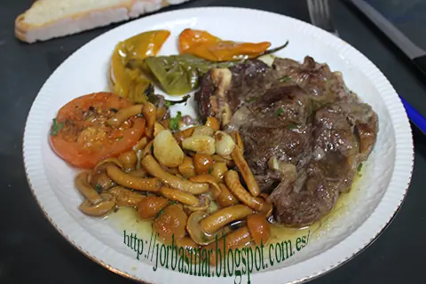 Filete de ternera con setas de bote