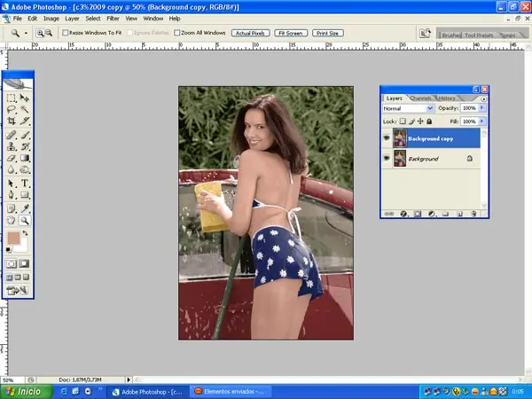 Como desnudar a alguien Photoshop.