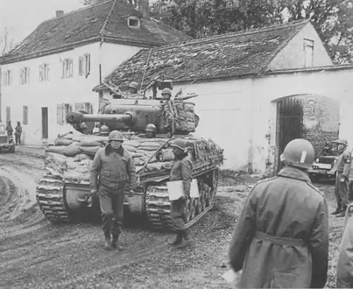 1944,apodos militares;tommycooker y el mechero zippo