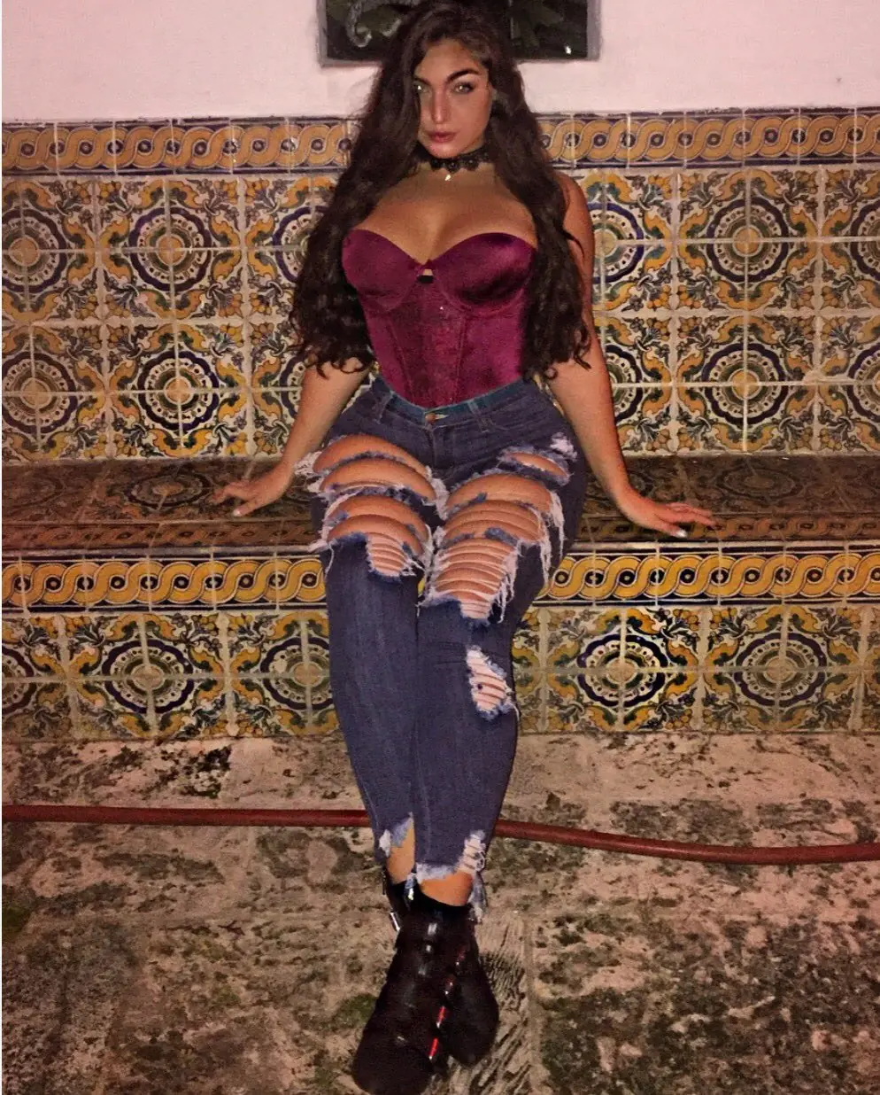 Emily Rinaudo pasa, mira y no vale tocarse.