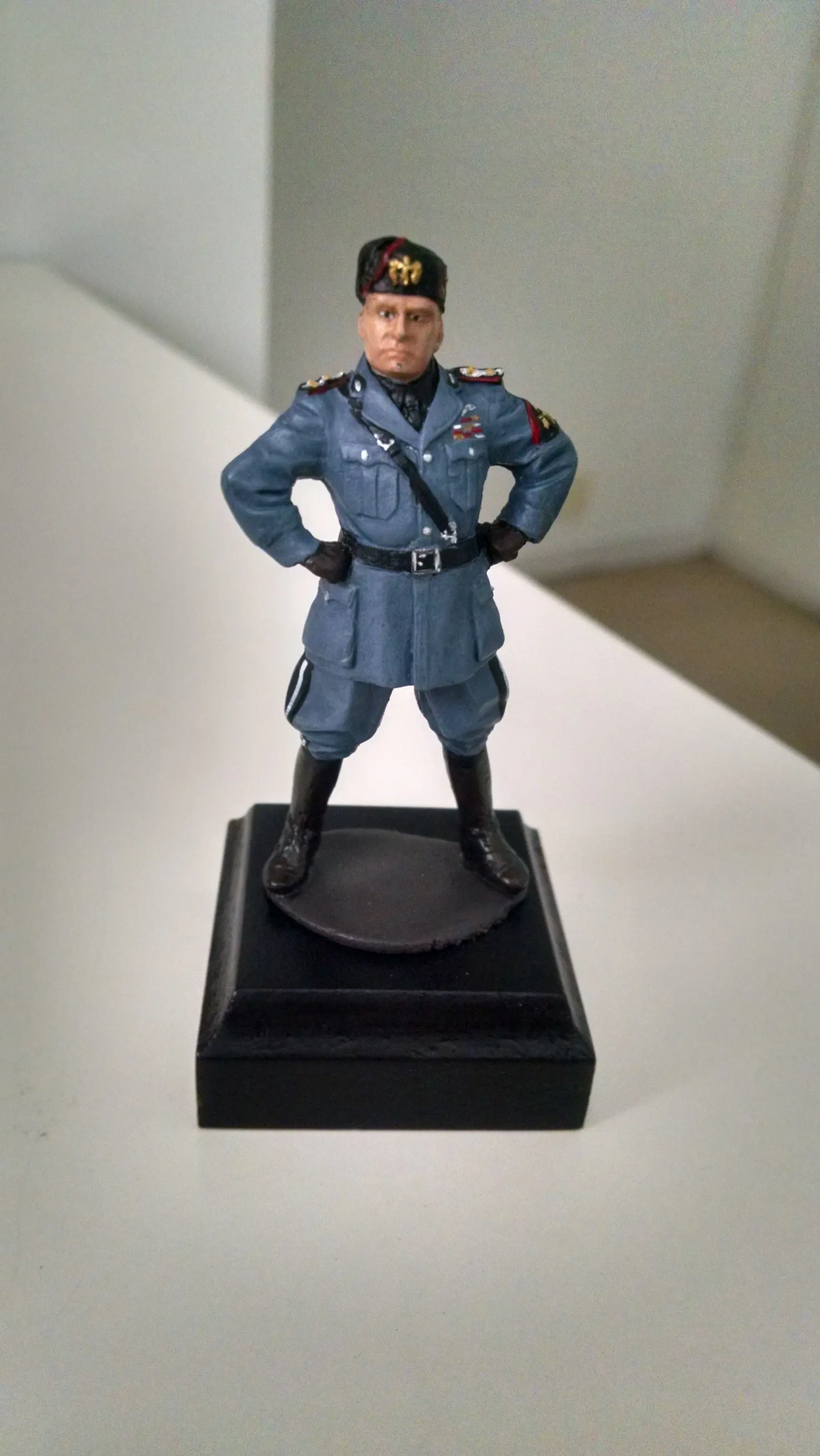 Te muestro mis miniaturas de Mussolini y su amigo