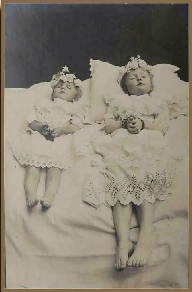 14 escalofriantes retratos victorianos de niños muertos