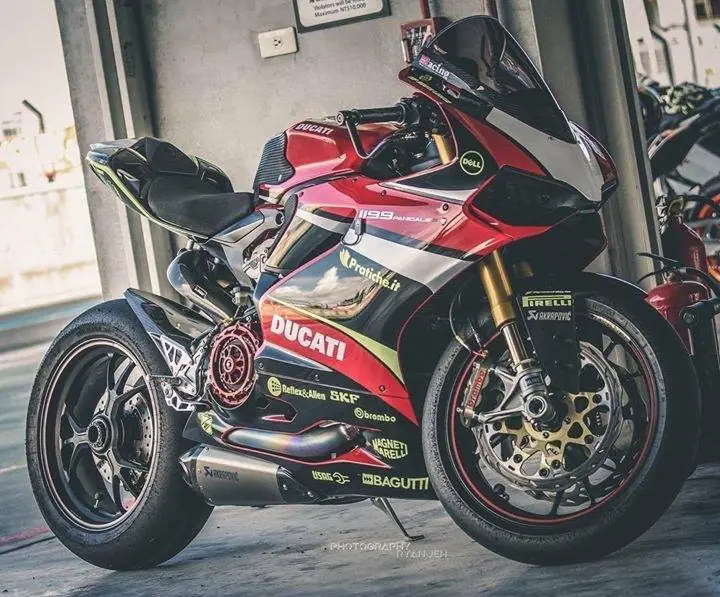 mira estas naves: autos, motores, motos y clasicos