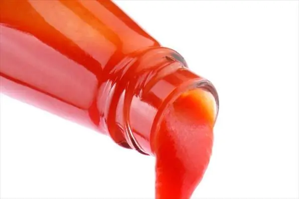 ¿Por qué tarda en salir el ketchup?