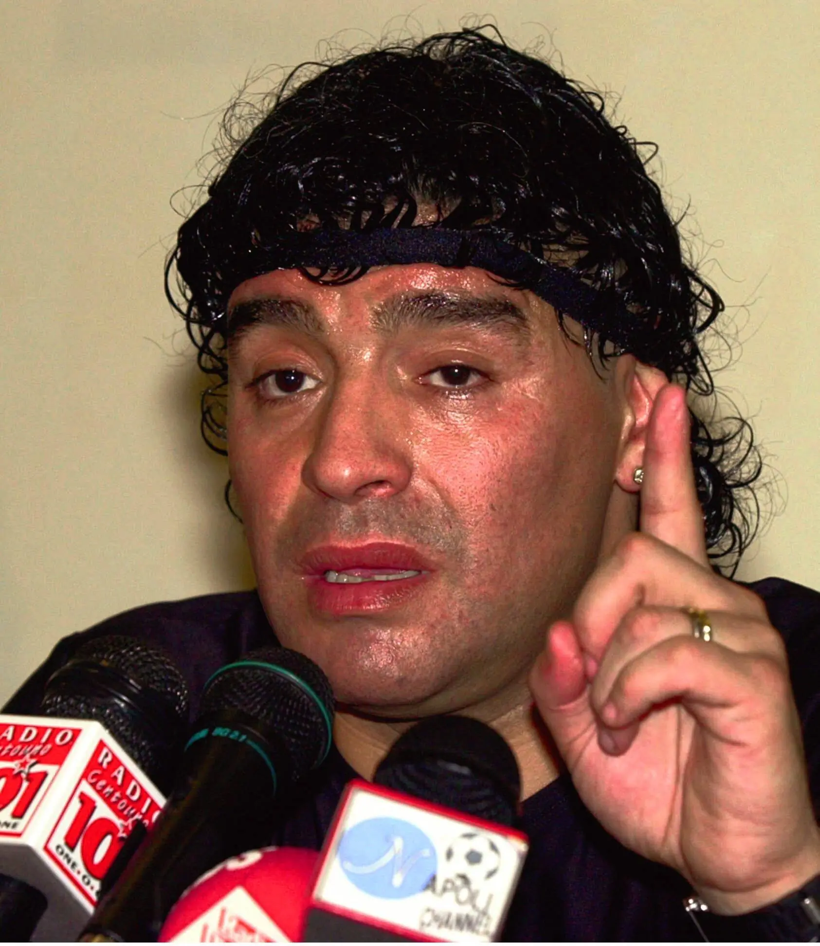 [lloran los k] Maradona recupera su mufa.