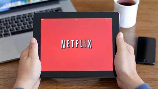 Descarga películas de Netflix sin saturar tu teléfono