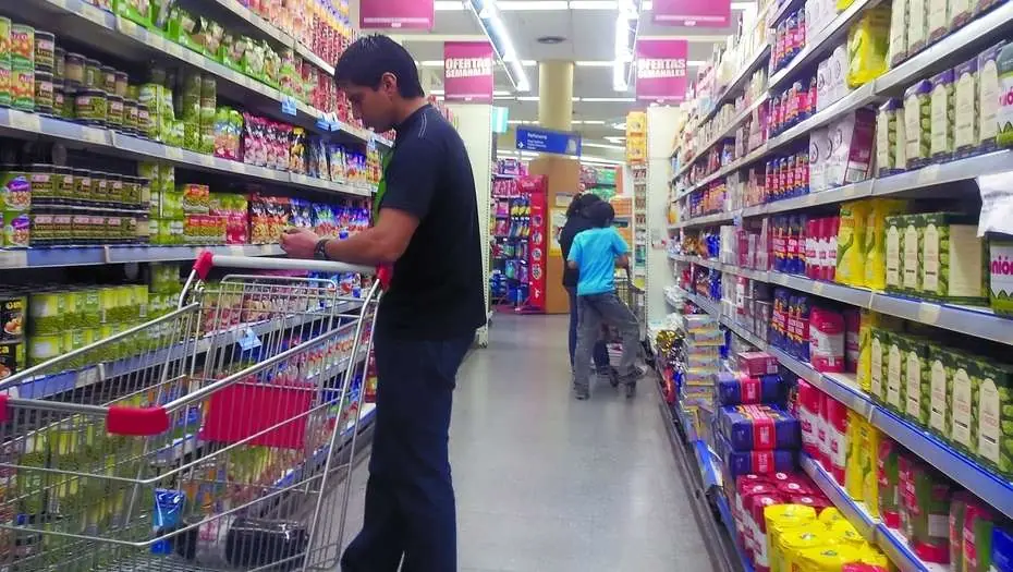 Muchos productos hechos en argentina son mas baratos afuera.