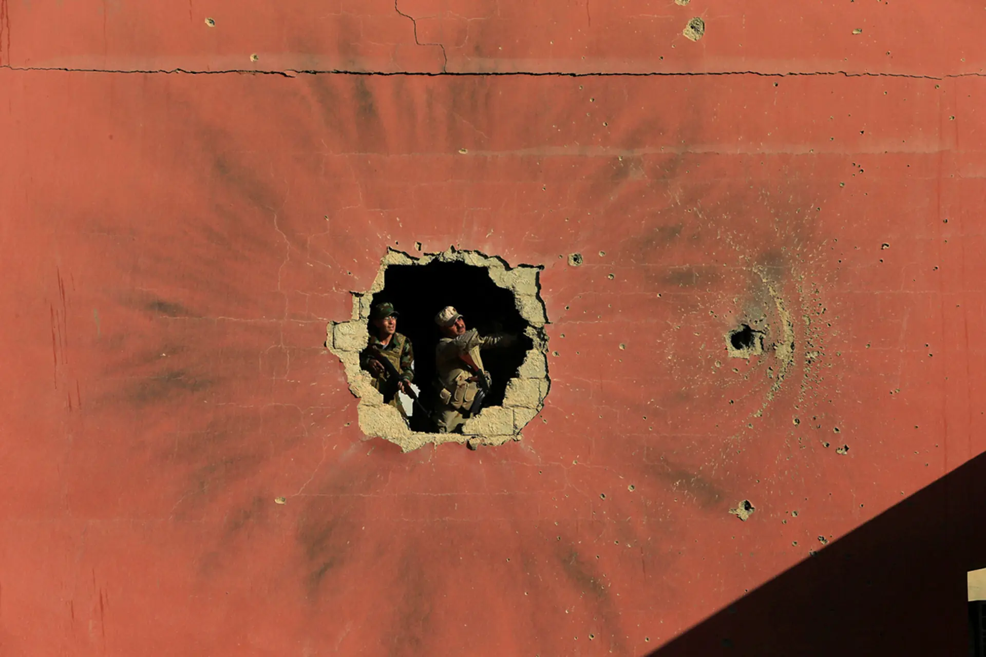crudas imágenes por Mosul entre fuerzas iraquíes y el ISIS