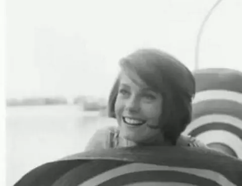 Bella de día y de noche, Catherine Deneuve