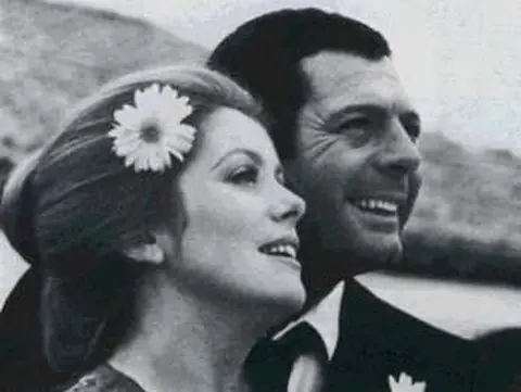 Bella de día y de noche, Catherine Deneuve