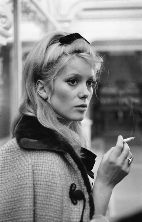 Bella de día y de noche, Catherine Deneuve