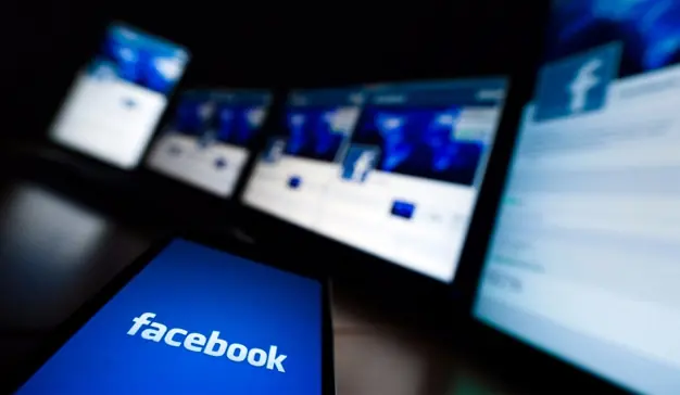 Facebook sigue creciendo a la velocidad del rayo