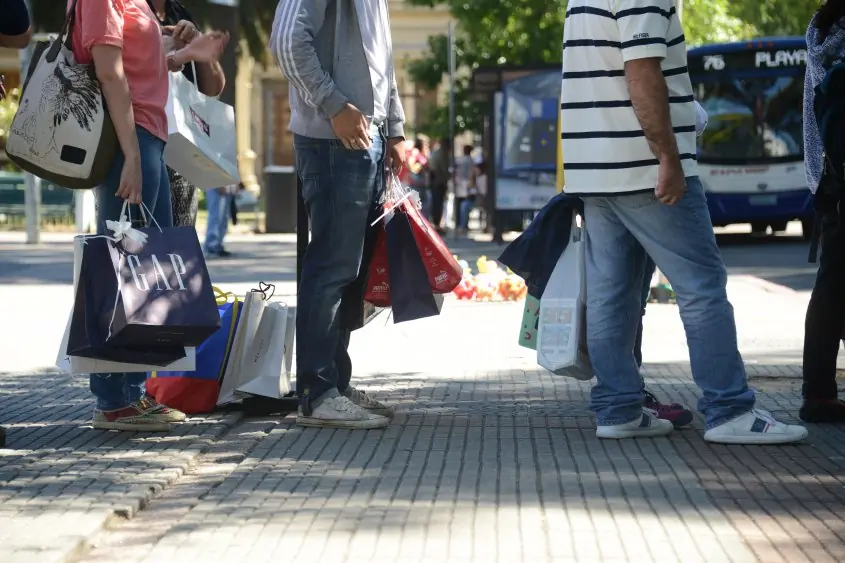 Uruguayos perciben mejoras en la economía, no de su bolsillo