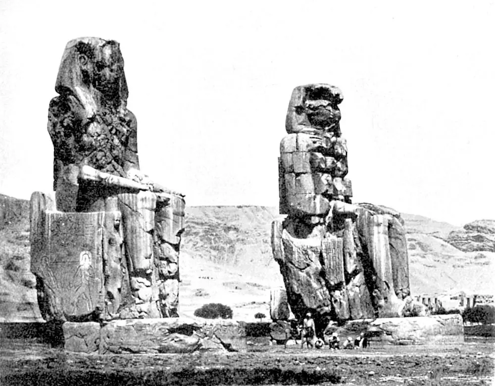 La milenaria leyenda de los colosos de Memnon