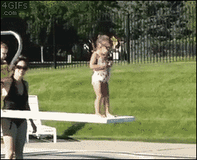 Piscinas embrujadas atacan personas en todo el mundo (video)