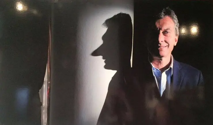 Desenmascaran otra puesta en escena de Macri y van...