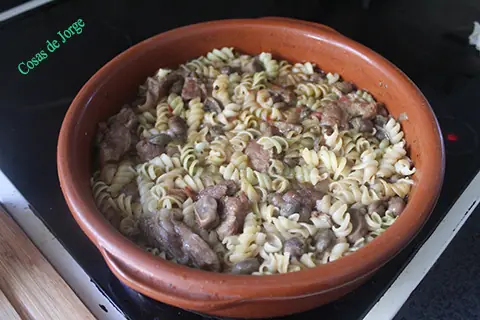 Espirarales con costillas y habas