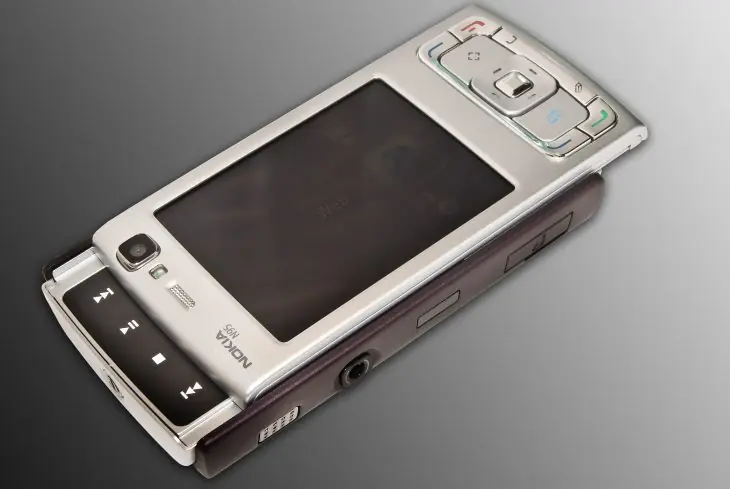 Estos son los indestructibles celulares que valen 1 fortuna