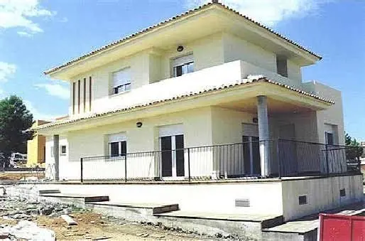 Tenes un terreno? Construite una casita