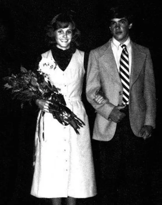 Así lucían estos famosos y famosas el día de su graduacion