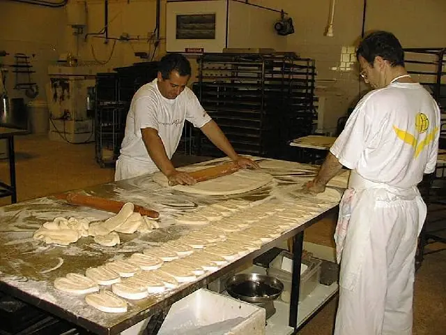Aumenta el pan y los panaderos amenazan con un lockout