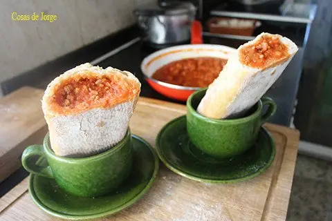 Bocadillo de salsa boloñesa