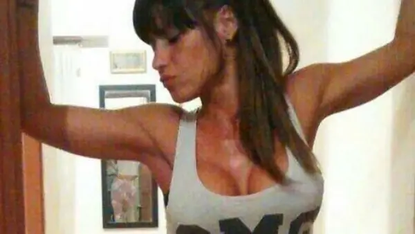 Candidata hot consiguió trabajo en el Congreso