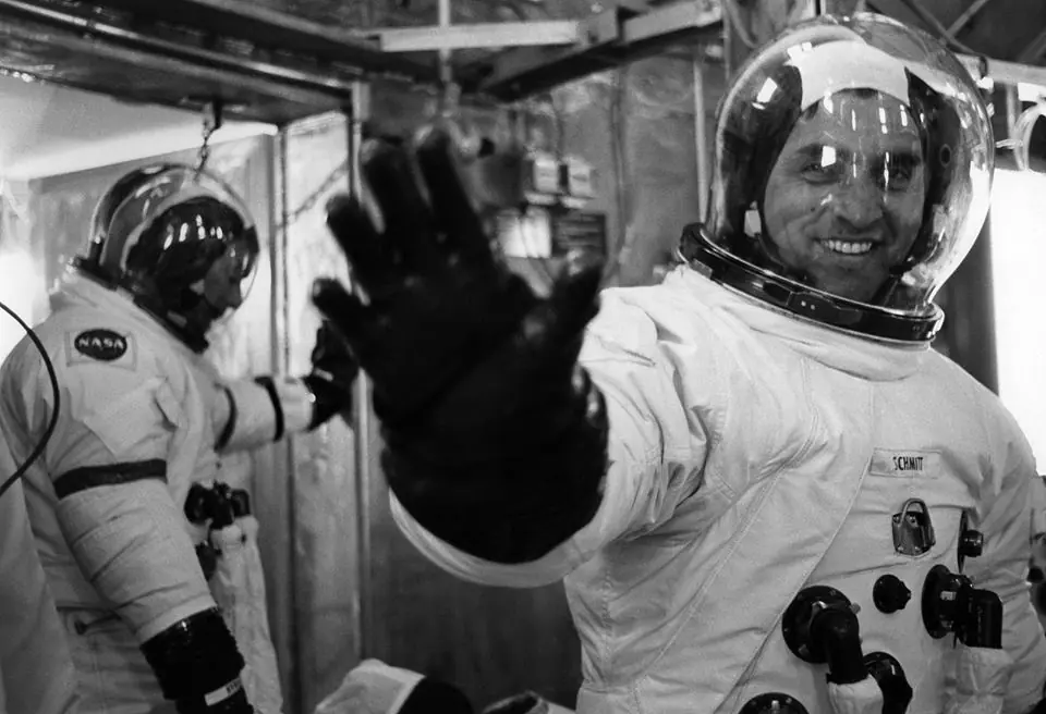 el hombre alergico a la Luna