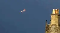 Enorme OVNI flotando sobre el cielo de Francia