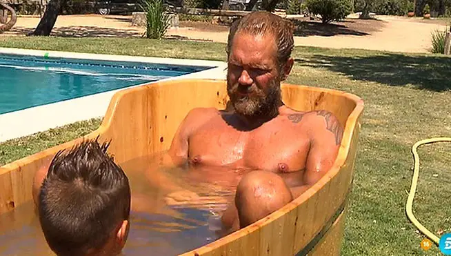 Famoso actor porno y monja se reúnen en cita a ciegas