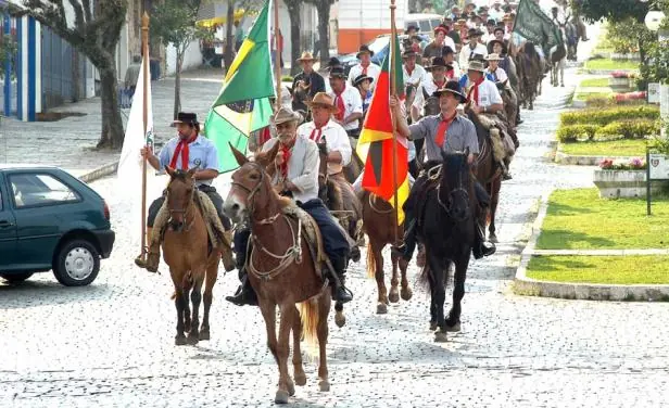 Rechazo a bodas de gauchos gay