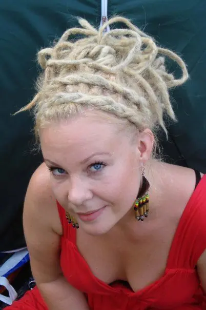 Diferentes formas de peinar tus Dreadlocks.