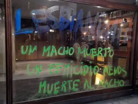 No dejes al feminismo cagar al país