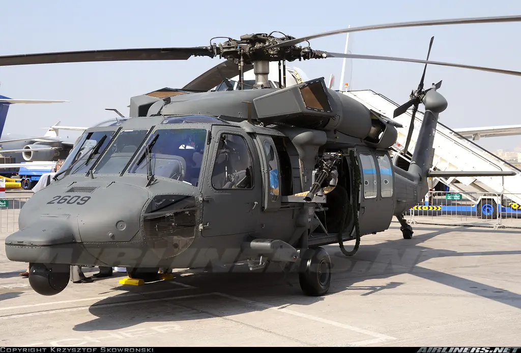 México recibe tres helicópteros Black Hawk UH-60M